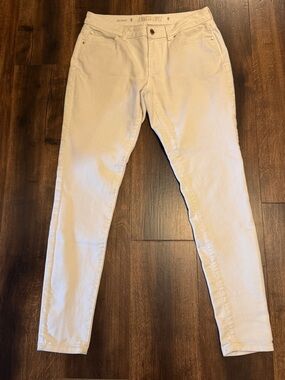 Jennifer Lopez Cream Skinny Jeans